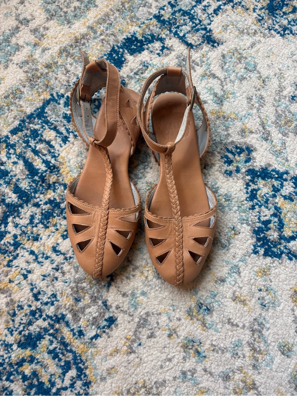Bounty T-strap Leather Sandals